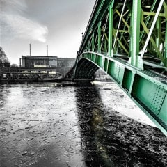 le pont de la motte rouge au dessus de la glace