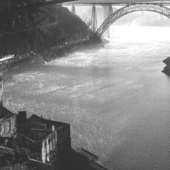 Brouillard sur le pont Dom Luis