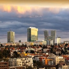 Prague sous une vague de nuages