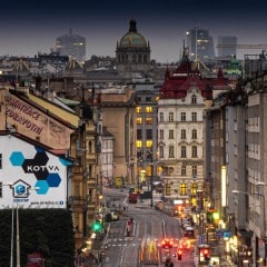 Prague au levé du soleil
